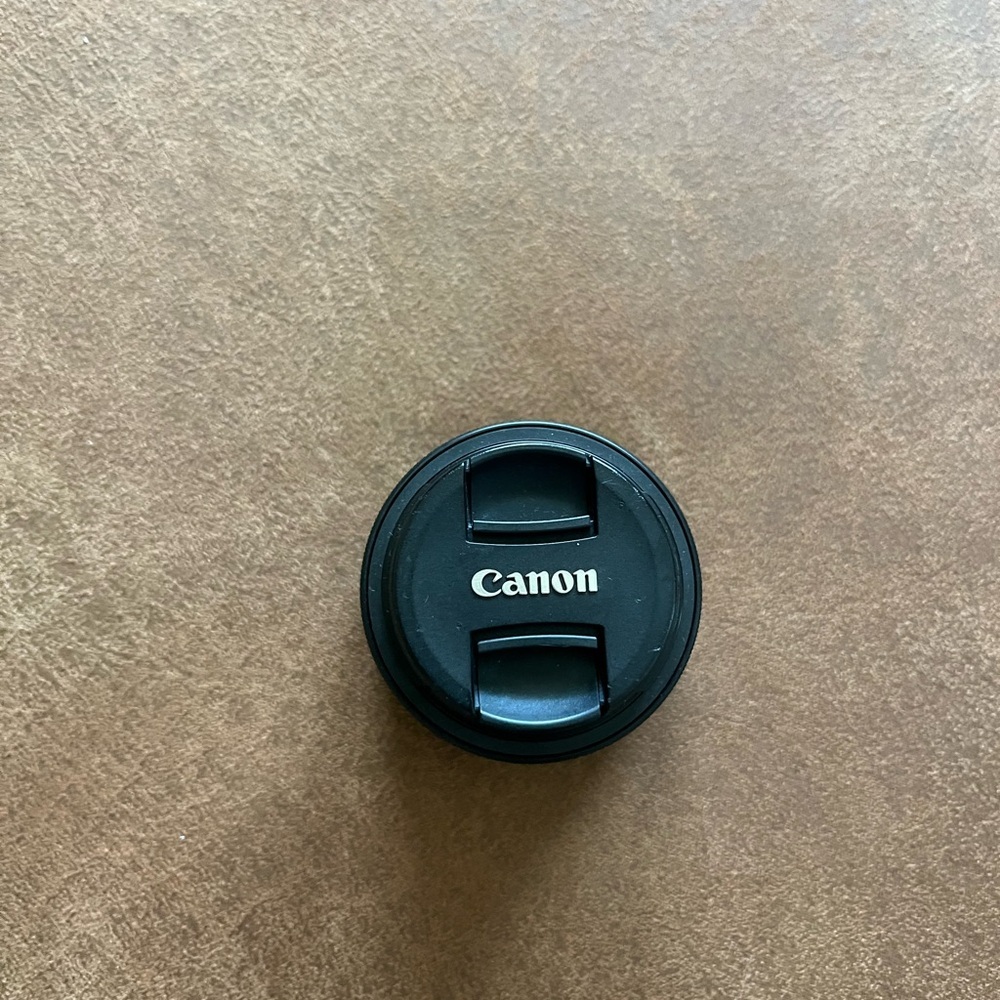 Canon RF-S18-45mm F4.5-6.3 Lens - Picture 1 of 10